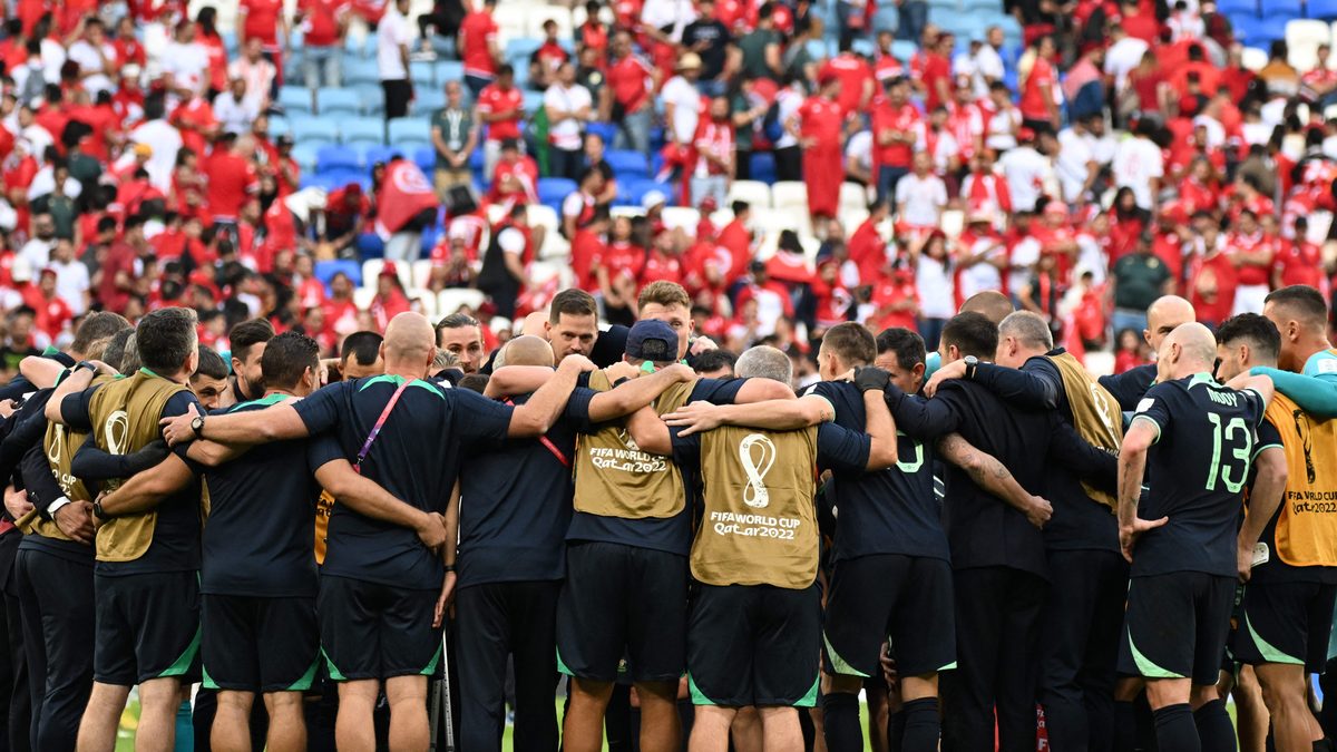 The Socceroos huddle, World Cup 2022